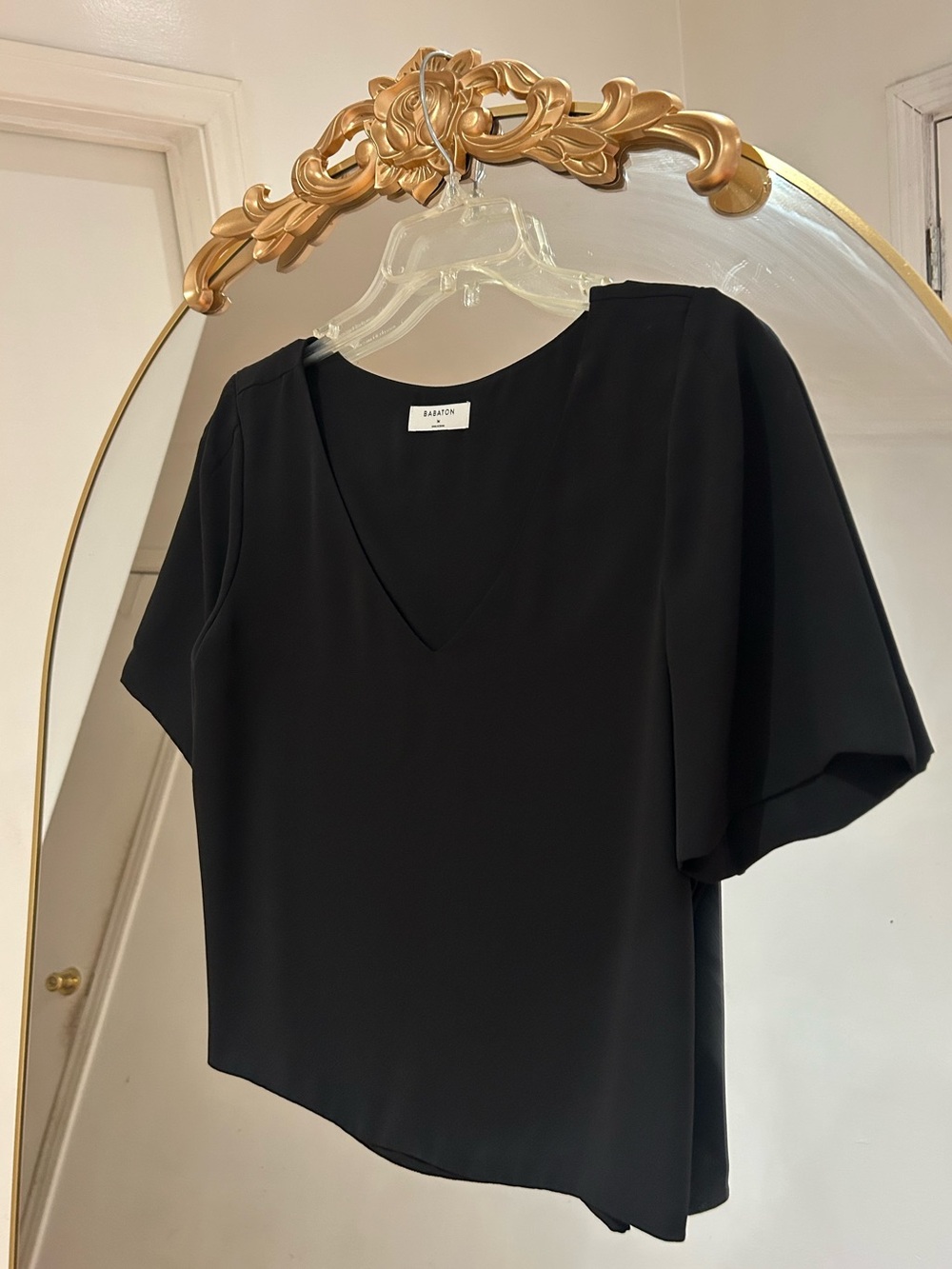 Aritzia Babaton Black V-Neck Short Sleeve Blouse